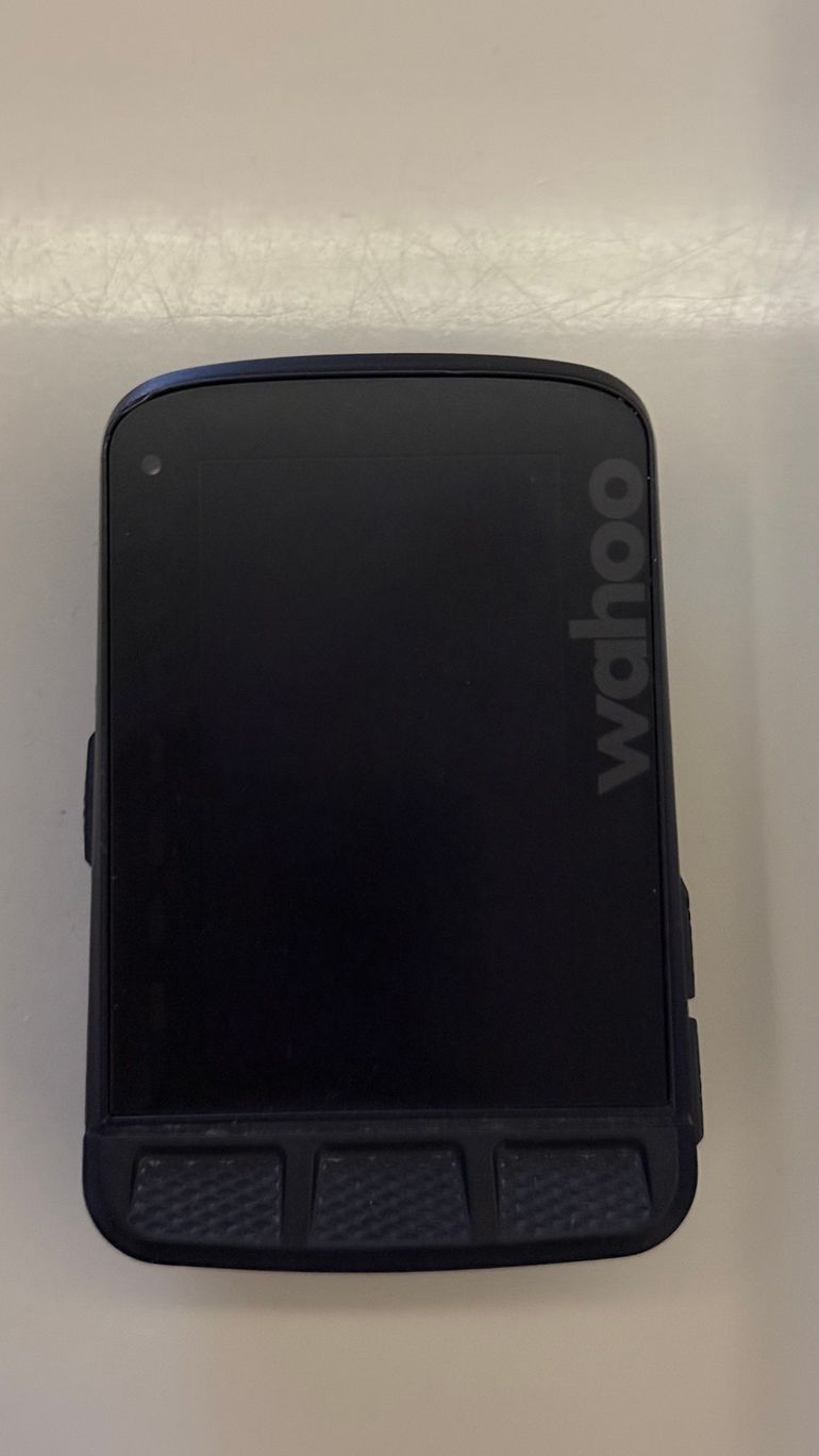 Used Wahoo ELEMNT ROAM V2 GPS Bike Computer 2022 bike — image 3 of 6