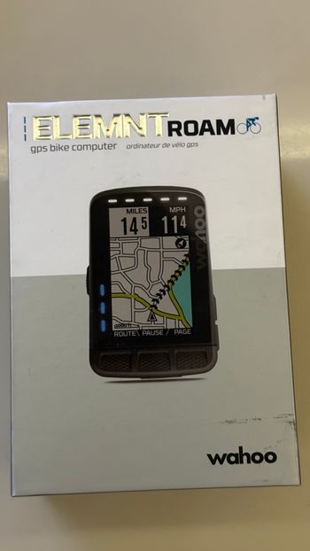 Used Wahoo ELEMNT ROAM V2 GPS Bike Computer 2022 bike