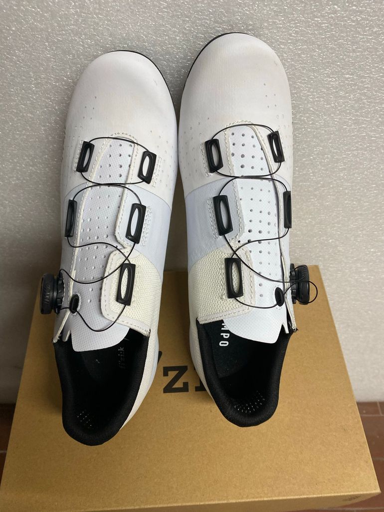 Used Fizik Tempo Overcurve R4 2026 bike — image 3 of 13