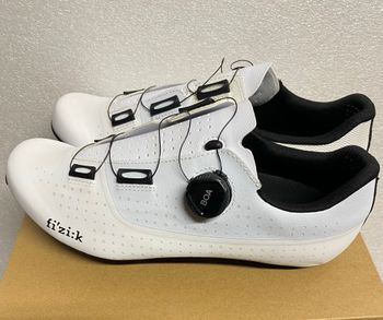 Used Fizik Tempo Overcurve R4 2026 bike — image 2 of 13