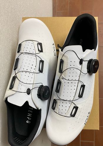 Used Fizik Tempo Overcurve R4 2026 bike — image 5 of 13