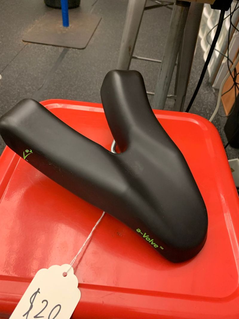 Used e-volve v1-o2 Saddles & Seatposts