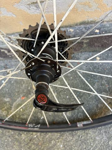 Tweedehands Bontrager Ruote 2018 bike — afbeelding 4 van 5