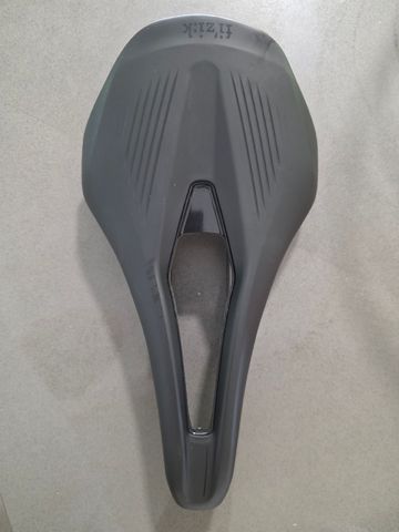 Used Fizik Vento Argo R3 Saddle 140mm K:ium Rails Saddles & Seatposts