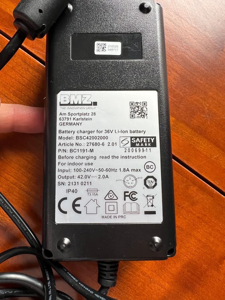 Used BMZ Chargeur Pour Vélo Brompton 36v 2a - 5 Broches 2023 bike — image 2 of 2