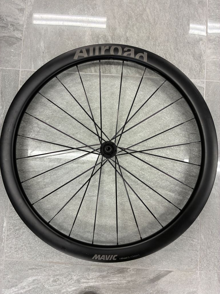 Used Mavic Allroad SL Carbon 2025 bike — image 5 of 5