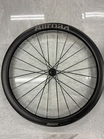 Used Mavic Allroad SL Carbon 2025 bike — image 3 of 5