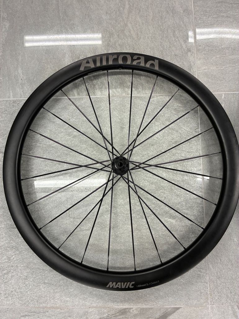 Used Mavic Allroad SL Carbon 2025 bike — image 3 of 5