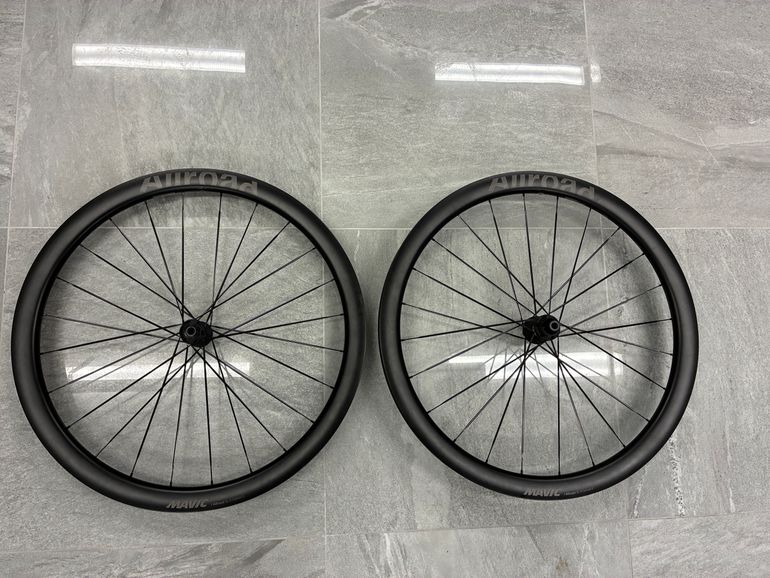 Used Mavic Allroad SL Carbon 2025 bike — image 1 of 5