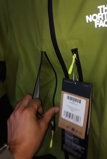 Used The North Face guscio balmenhorn futurlight 2026 bike — image 4 of 7