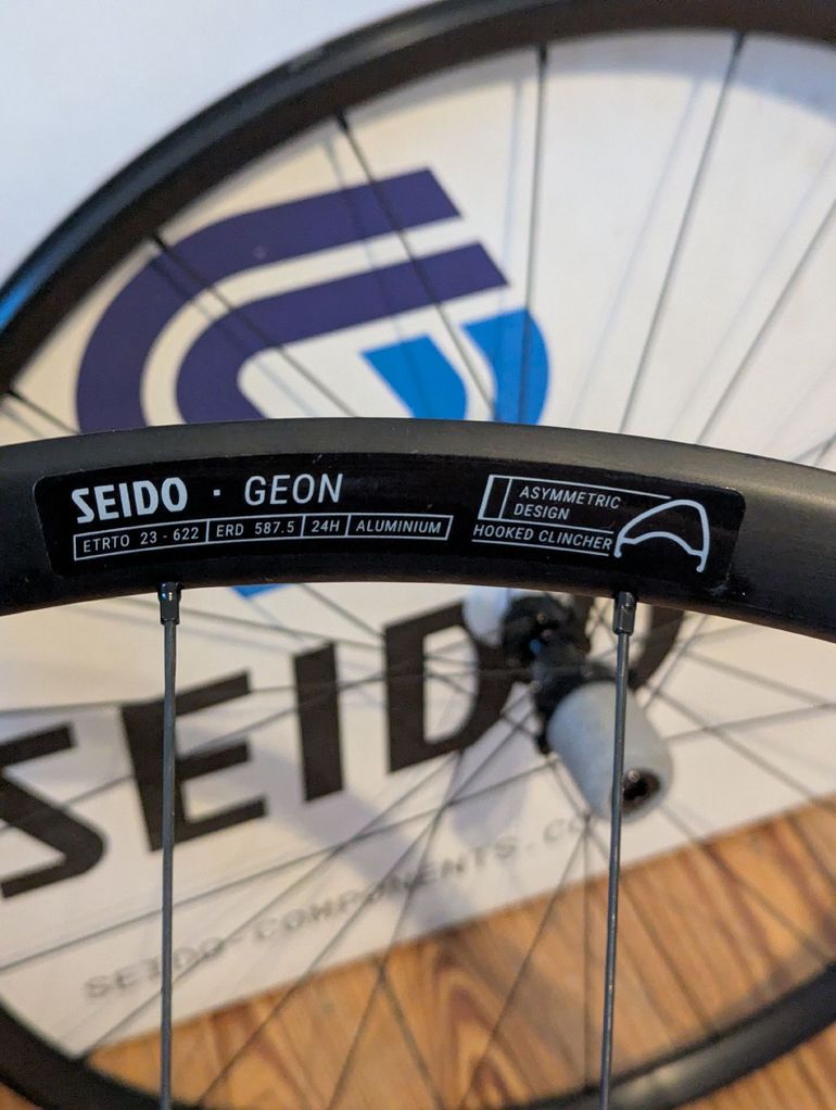 Used Seido GEON Wheelset 700C bike — image 4 of 6