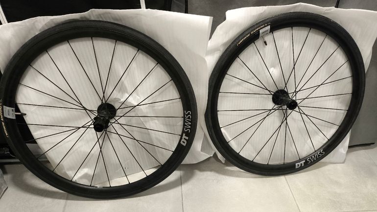 Used Dt Swiss E 1800 SPLINE 30 db 12/142 mm Shimano 2025 bike — image 6 of 6