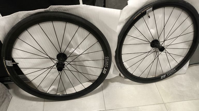 Used Dt Swiss E 1800 SPLINE 30 db 12/142 mm Shimano 2025 bike — image 1 of 6