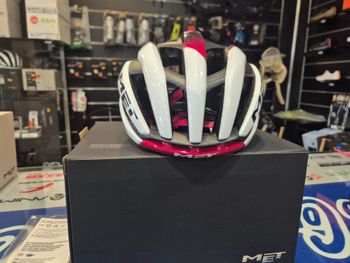 Used MET Trenta carbon Uae 2026 bike — image 3 of 5