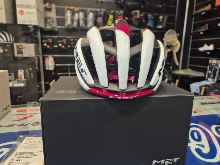 Used MET Trenta carbon Uae 2026 bike — image 3 of 5
