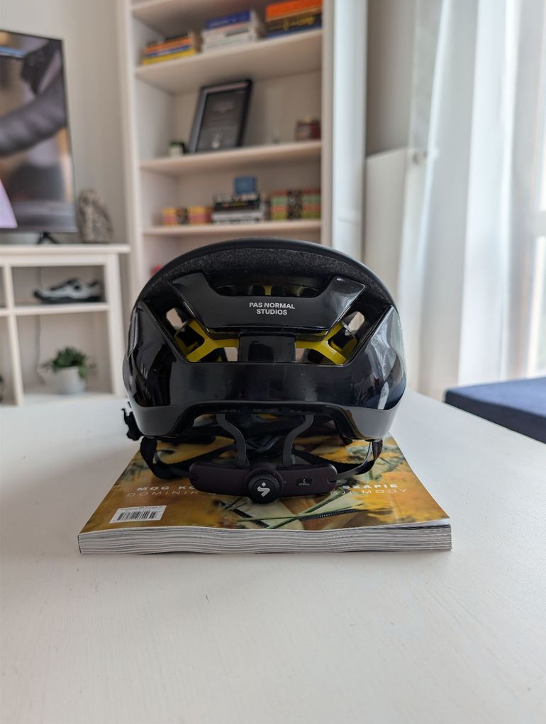 Used Pas Normal Studios Kask rowerowy Sweet Protection x Falconer II MIPS 2021 bike — image 3 of 7