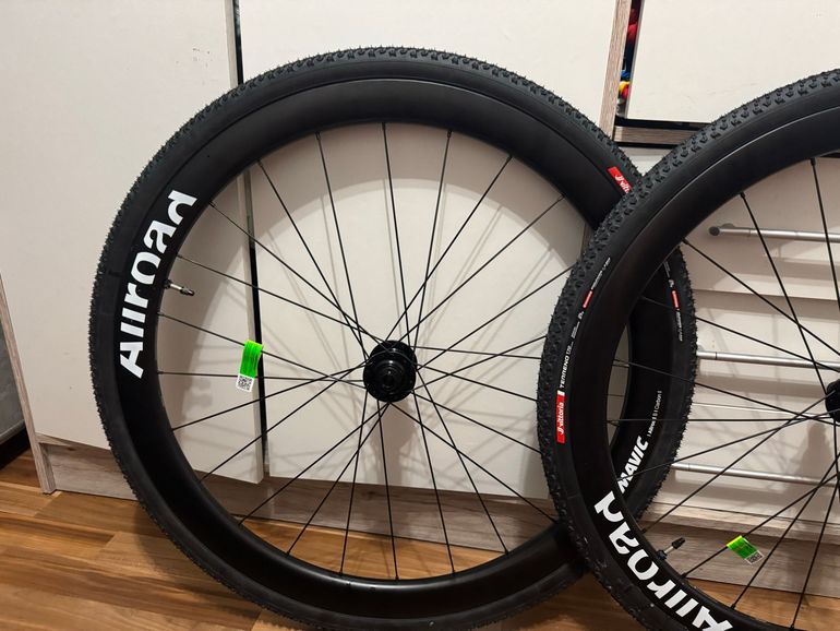 Used Mavic Allroad S Carbon Laufradsatz Gravel 2026 bike — image 3 of 6