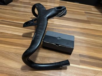 Used Vision Metron 5D Integrated Handlebar 110mm x 420mm bike — image 2 of 5