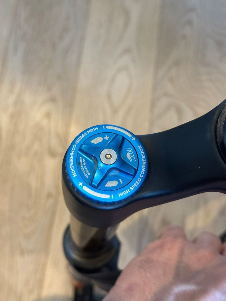 Used Fox Float 36 Kashima 27.5 150mm bike — image 7 of 12