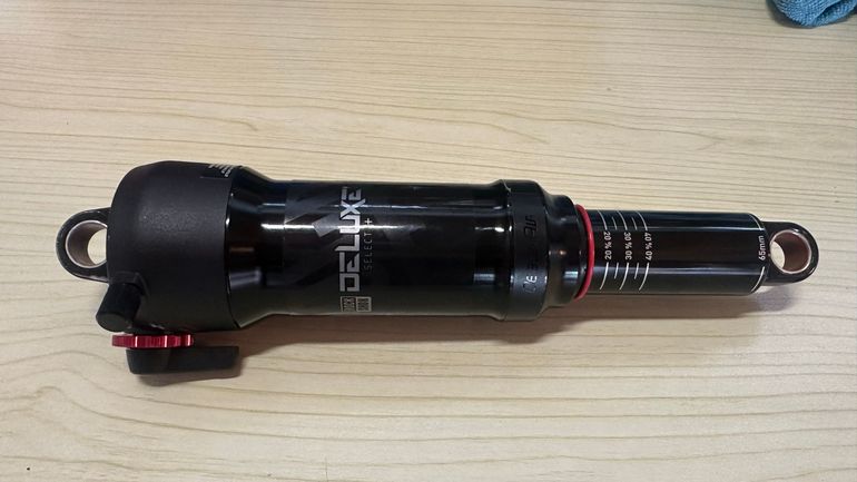 Used RockShox Deluxe select + bike — image 1 of 5