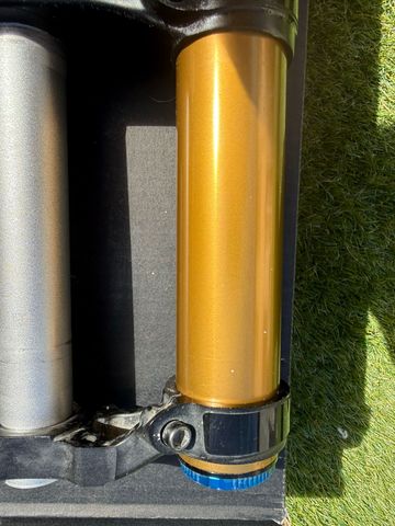 Used Fox 40 Factory Fork 2024 bike — image 9 of 11