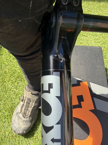 Used Fox 40 Factory Fork 2024 bike — image 11 of 11