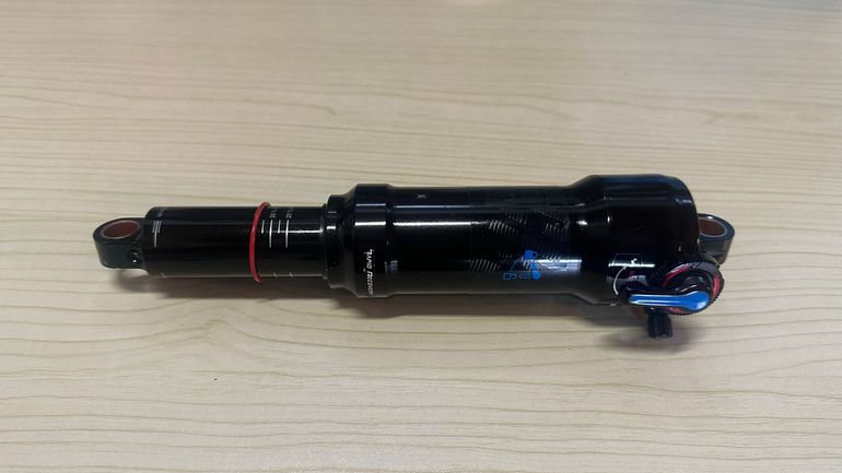 Used RockShox Deluxe RT bike — image 1 of 4