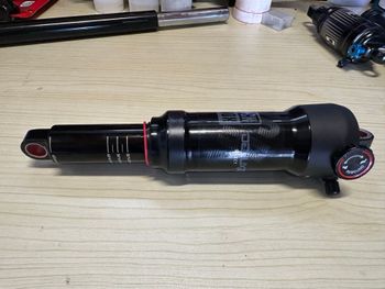 Used RockShox Deluxe Select bike — image 2 of 5