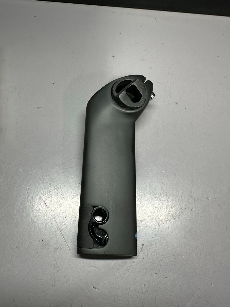 Used Trek Madone Gen 7 Seatpost 2024 bike — image 2 of 3