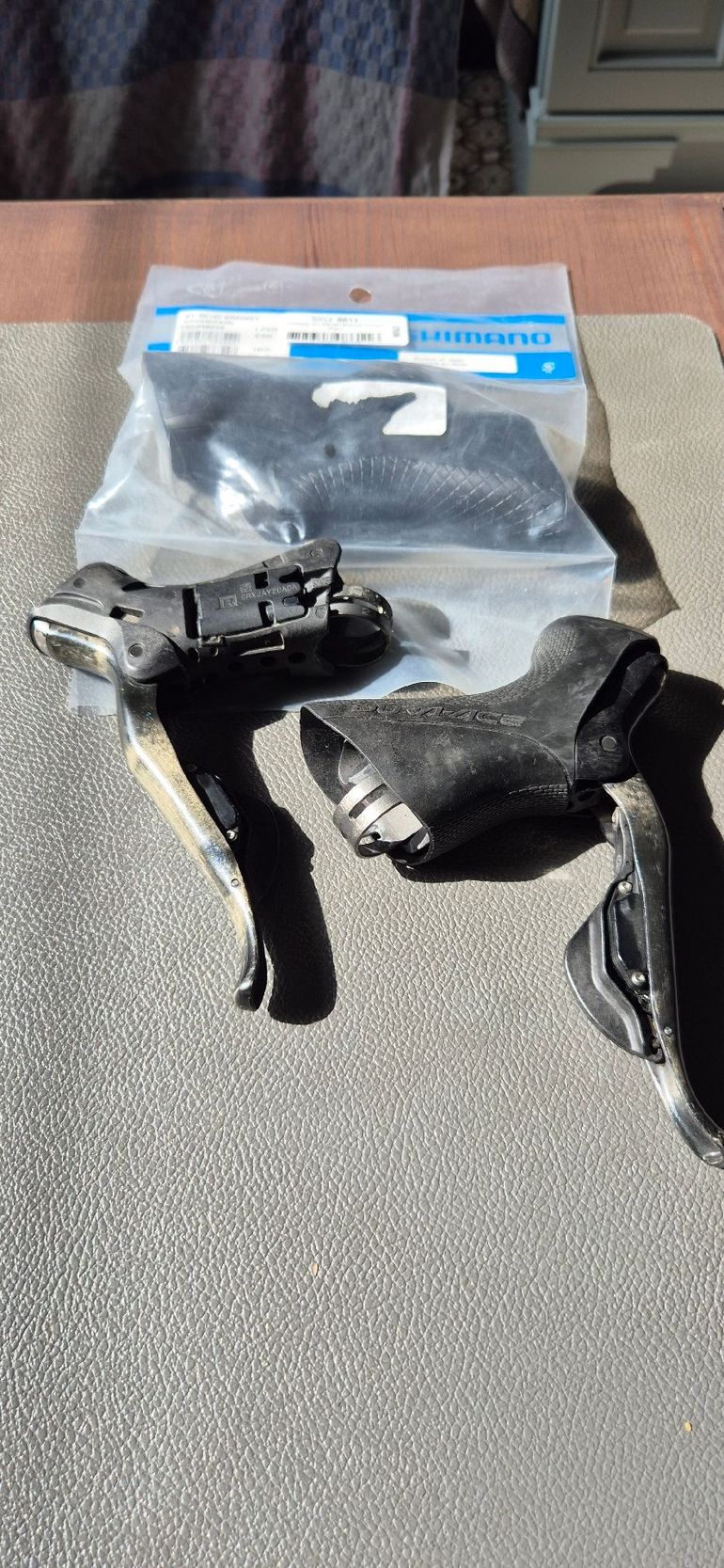 Used Shimano Dura Ace ST 7970 L+R DI2 mechanische remmen 2015 bike — image 1 of 3