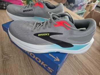 Used Brooks Ghost Max 3 bike — image 9 of 12