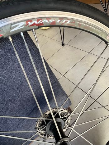 Used Campagnolo Shamal Ultra 2 way fit bike — image 8 of 8