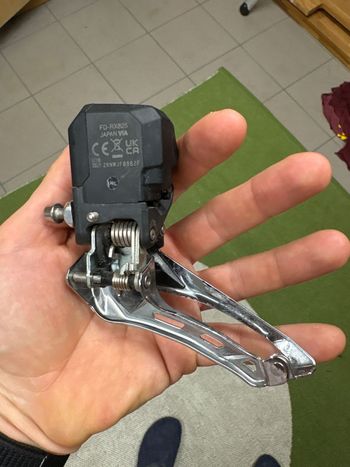 Used Shimano GRX RX825 Di2 Front Derailleur 2025 bike — image 4 of 4
