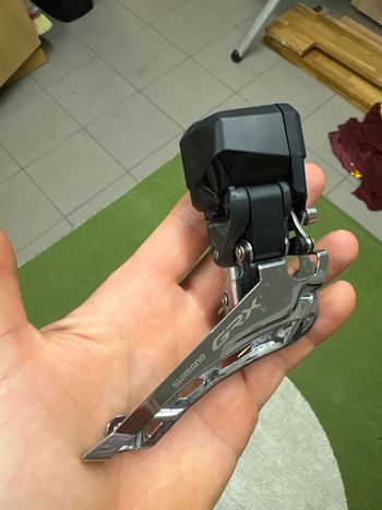 Used Shimano GRX RX825 Di2 Front Derailleur 2025 bike — image 2 of 4