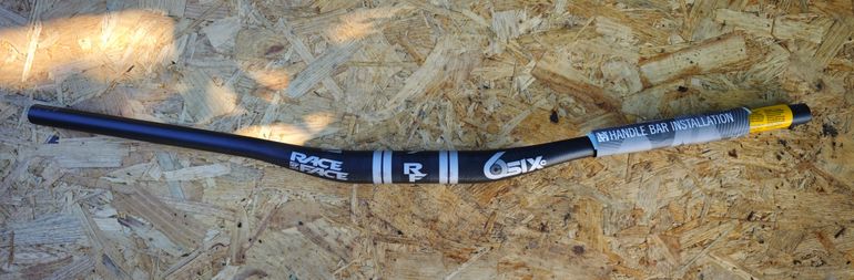 Used Race Face Sixc 820x35 Rise 20mm bike — image 1 of 2