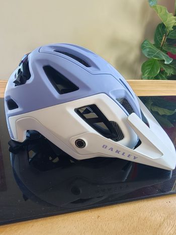 Used Oakley DRT5 2023 bike — image 3 of 8