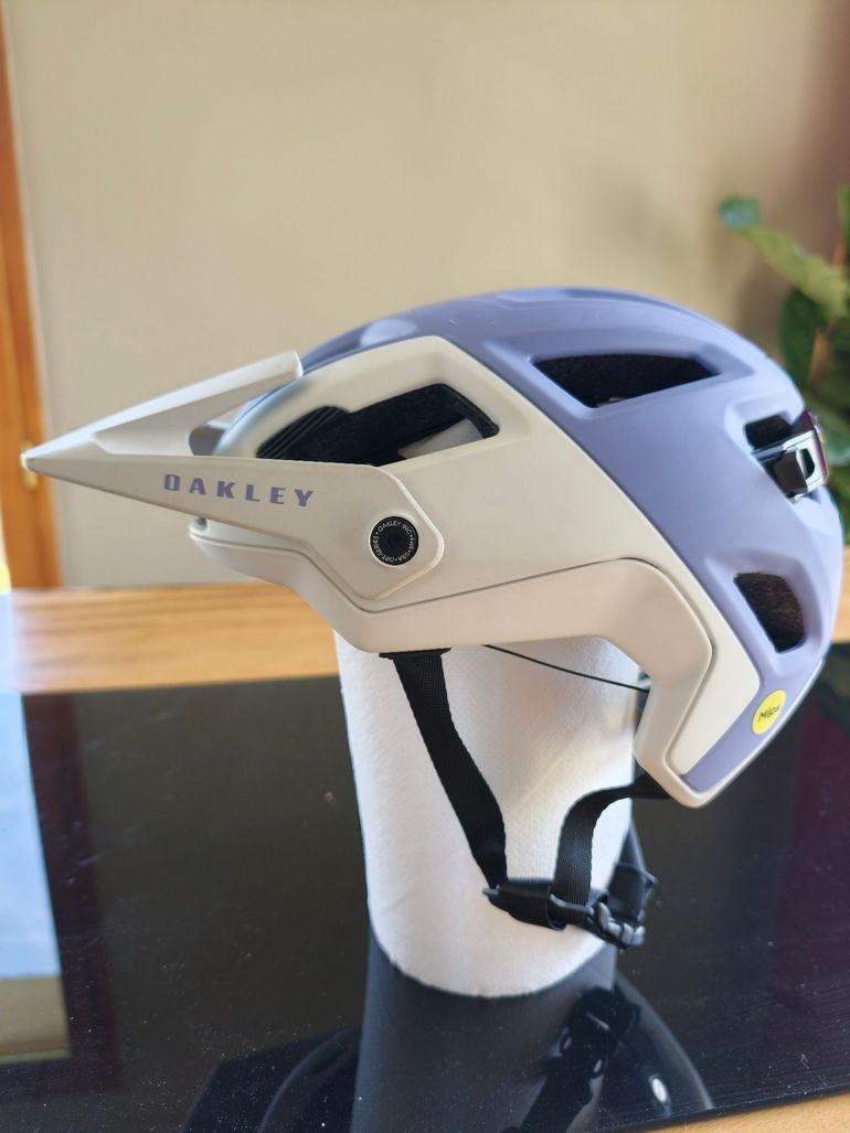 Used Oakley DRT5 2023 bike — image 1 of 8
