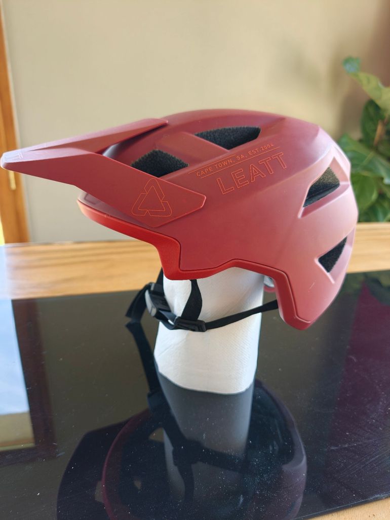 Used LEATT All mountain 2.0 MIPS 2022 bike — image 1 of 7