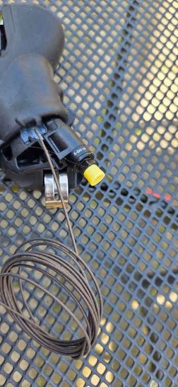 Used Shimano Ultegra 11v Shifters Disc Mechanisch 2024 bike — image 4 of 5