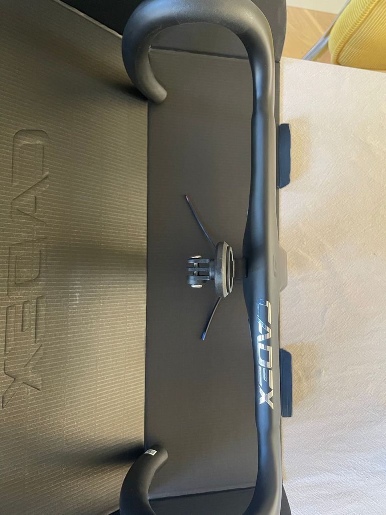 Used Cadex Aero Integrated Handlebar 2026 bike — image 4 of 4