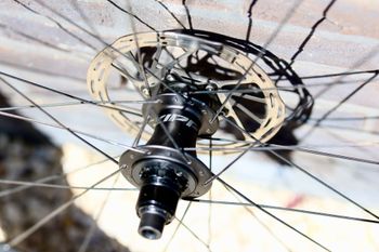 Used Zipp 404 Firecrest Tubeless Disc set 2024 bike — image 5 of 5
