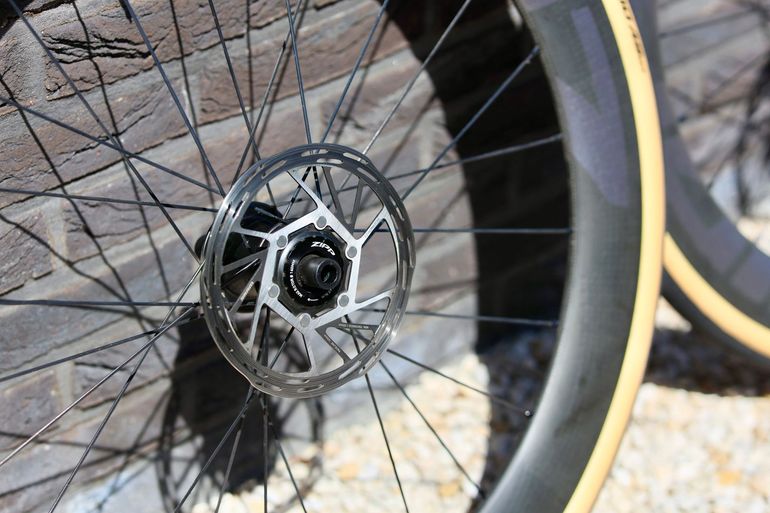 Used Zipp 404 Firecrest Tubeless Disc set 2024 bike — image 3 of 5