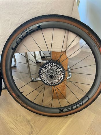 Used Cadex AR 35 Gravel Wheelset 2025 bike — image 4 of 5
