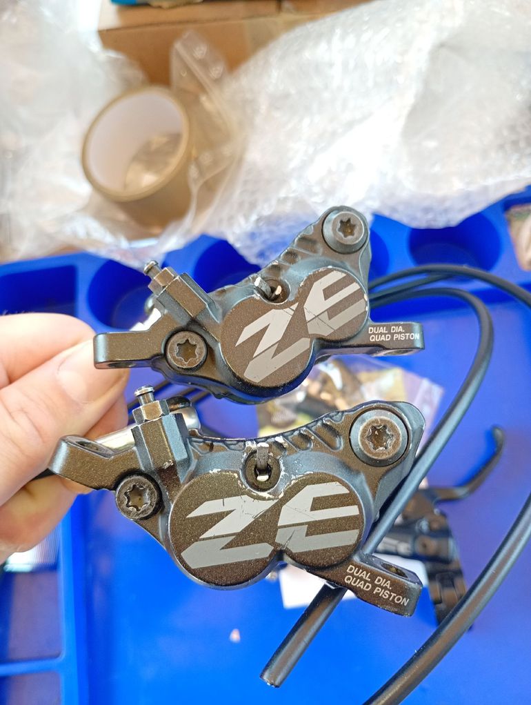 Used Shimano Zee 4 pistons bike — image 5 of 7