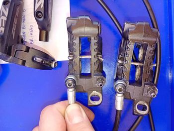 Used Shimano Zee 4 pistons bike — image 6 of 7