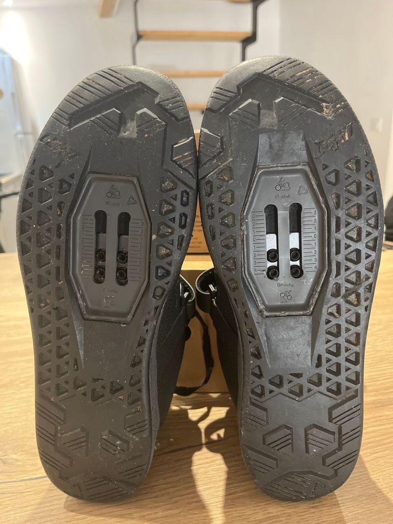 Used LEATT 4.0 Clip Shoe Hommes 2025 bike — image 3 of 5