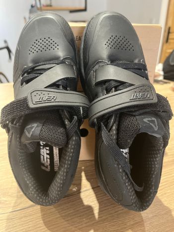 Used LEATT 4.0 Clip Shoe Hommes 2025 bike — image 4 of 5