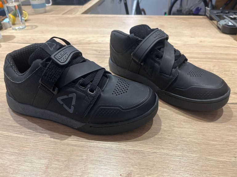 Used LEATT 4.0 Clip Shoe Hommes 2025 bike — image 2 of 5
