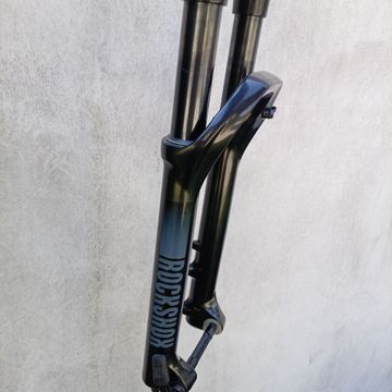 RockShox 35 Fork 2025 bike usato — immagine 3 di 5