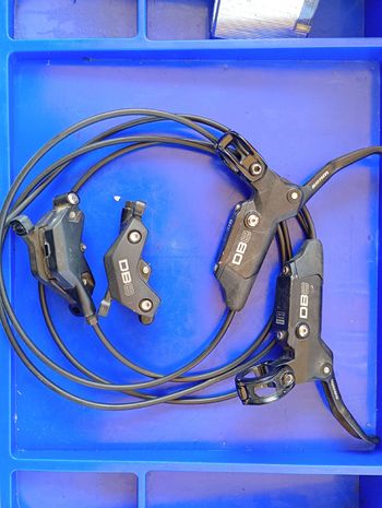 Used Sram DB8 (4 Pistons) bike